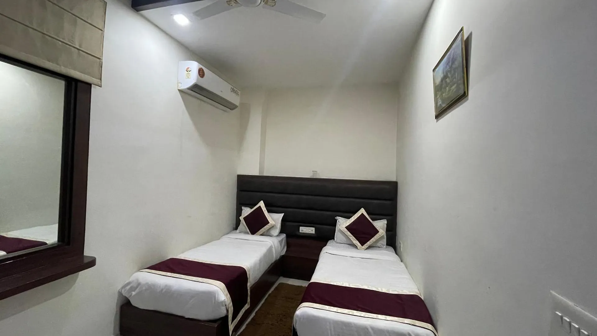 Hotel Opal Courtyard Agra  Hindistan